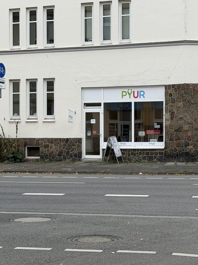 PYUR Service Center. Du findest uns in der Bismarckstraße 54, 24943 Flensburg